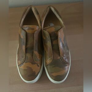 J/SLIDES NYC | Slip-On Calf Leather Desert Camo Shimmer Platform Sneaker